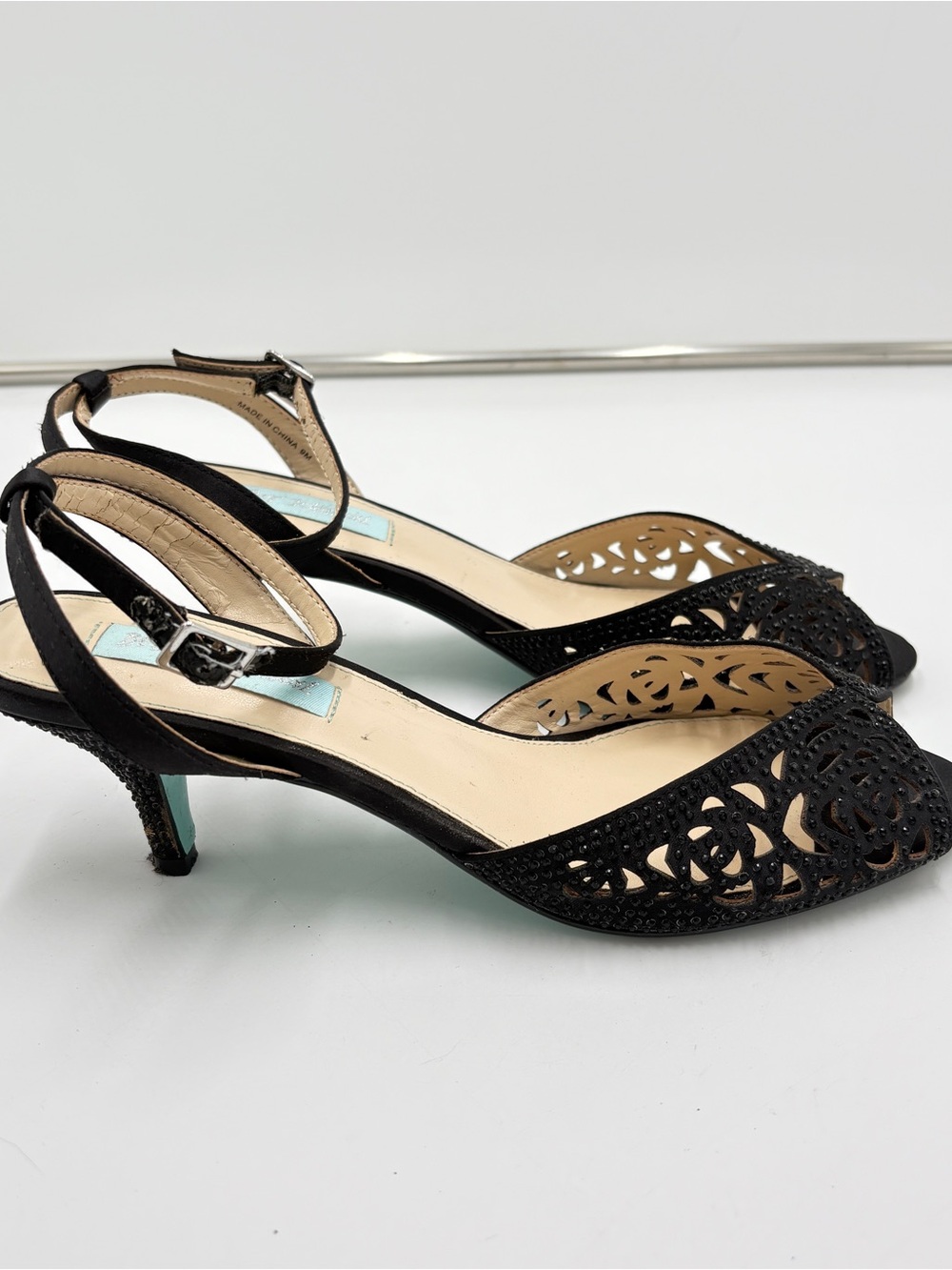Betsey Johnson Raven Black Rhinestone Open Toe Kitten Low Heels Floral Size 9